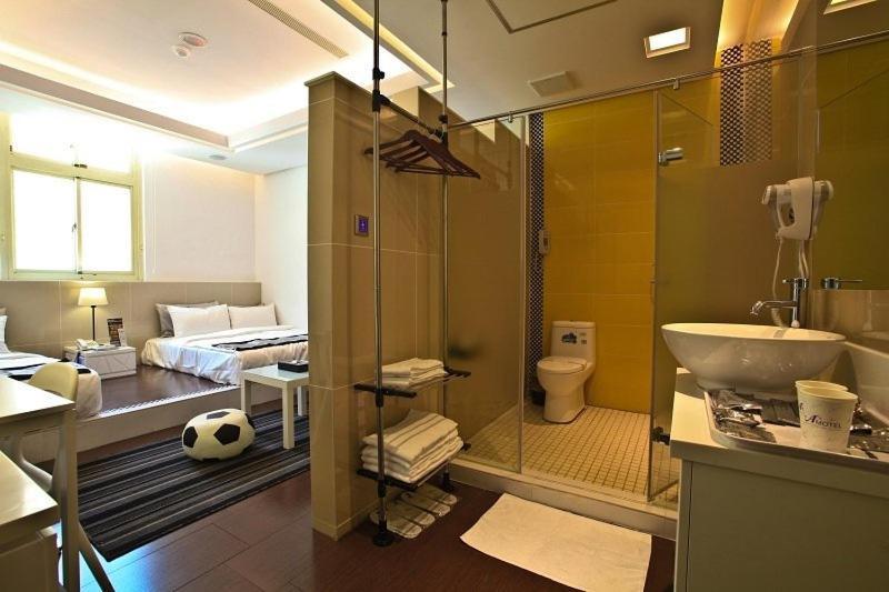 King Motel王者 桃園市旅館177號 Экстерьер фото