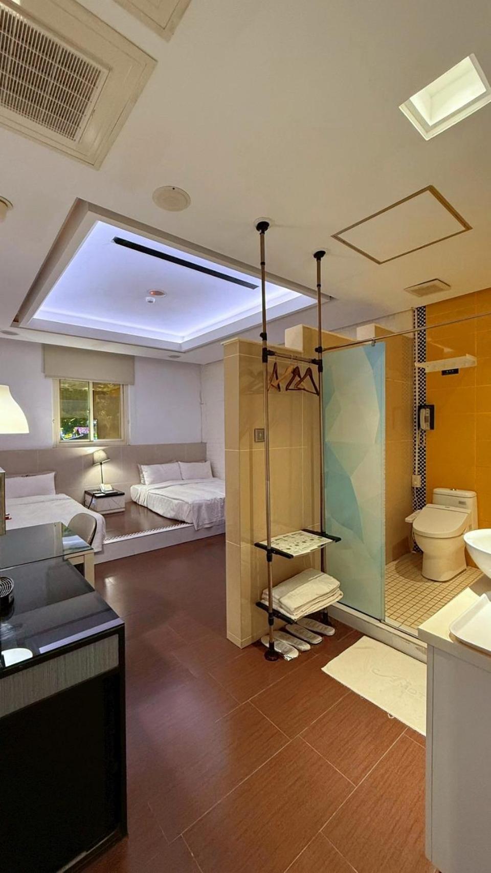 King Motel王者 桃園市旅館177號 Экстерьер фото